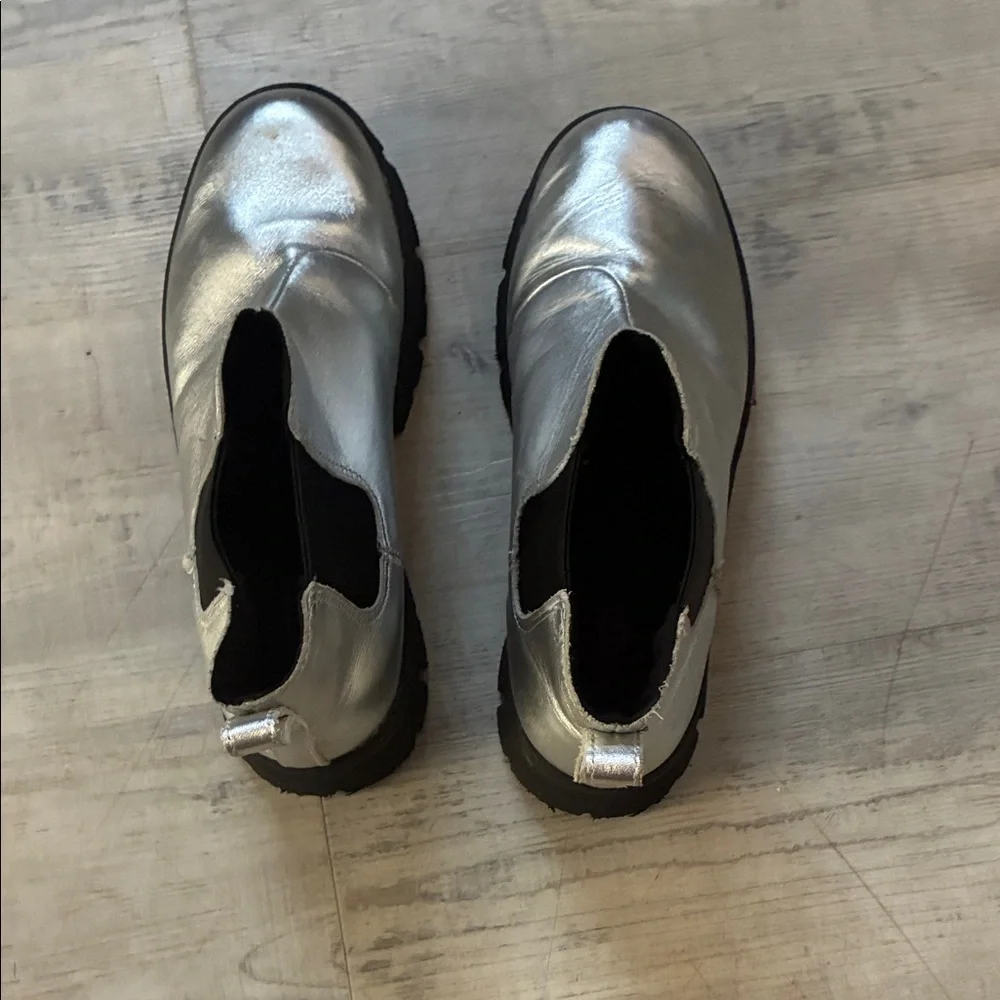 UGG Kids Silver Metallic Chelsea Boots